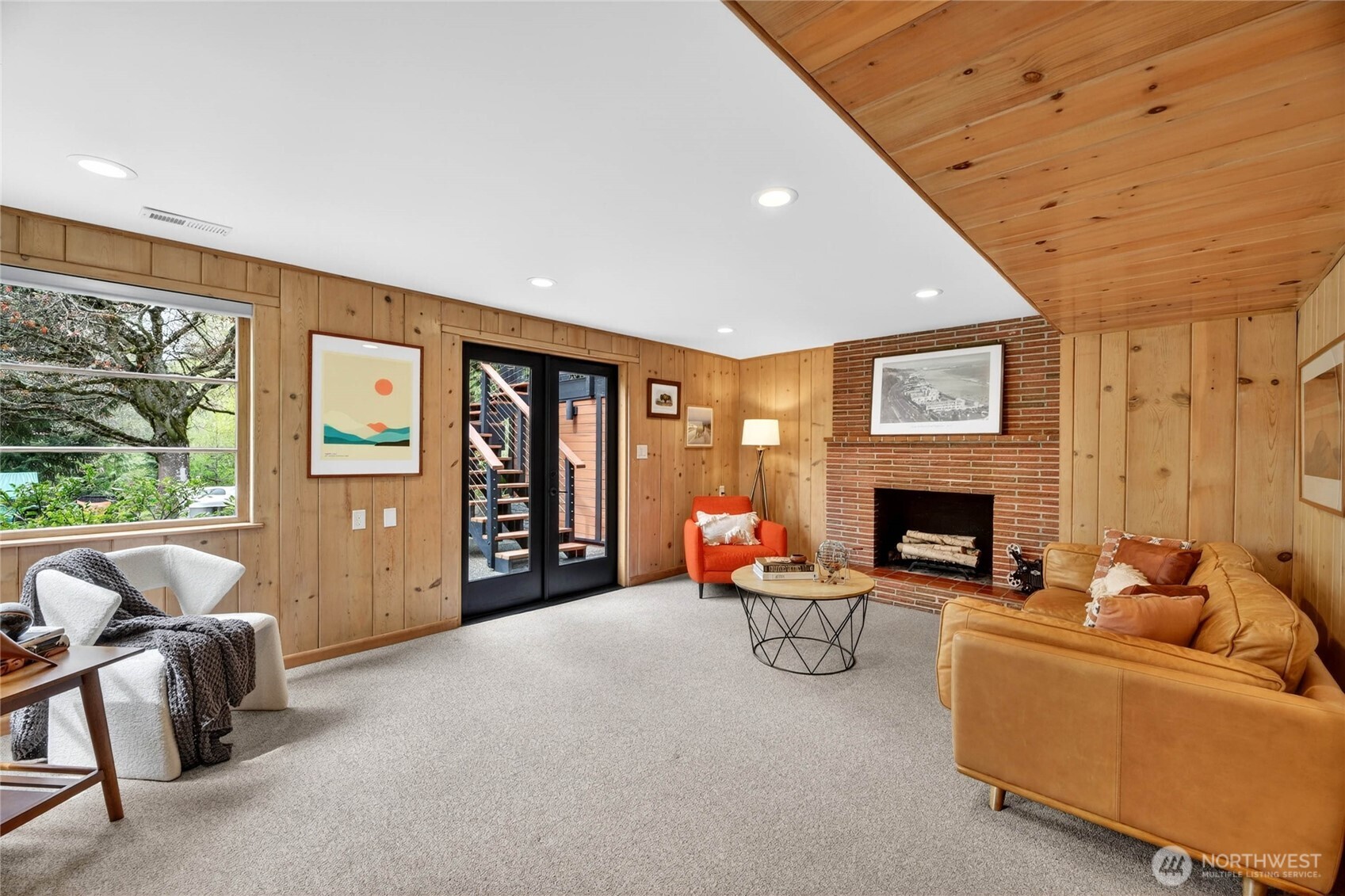 8683 Island Drive S, Seattle, WA 98118