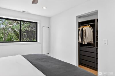 8683 Island Drive S, Seattle, WA 98118 - Photo 17