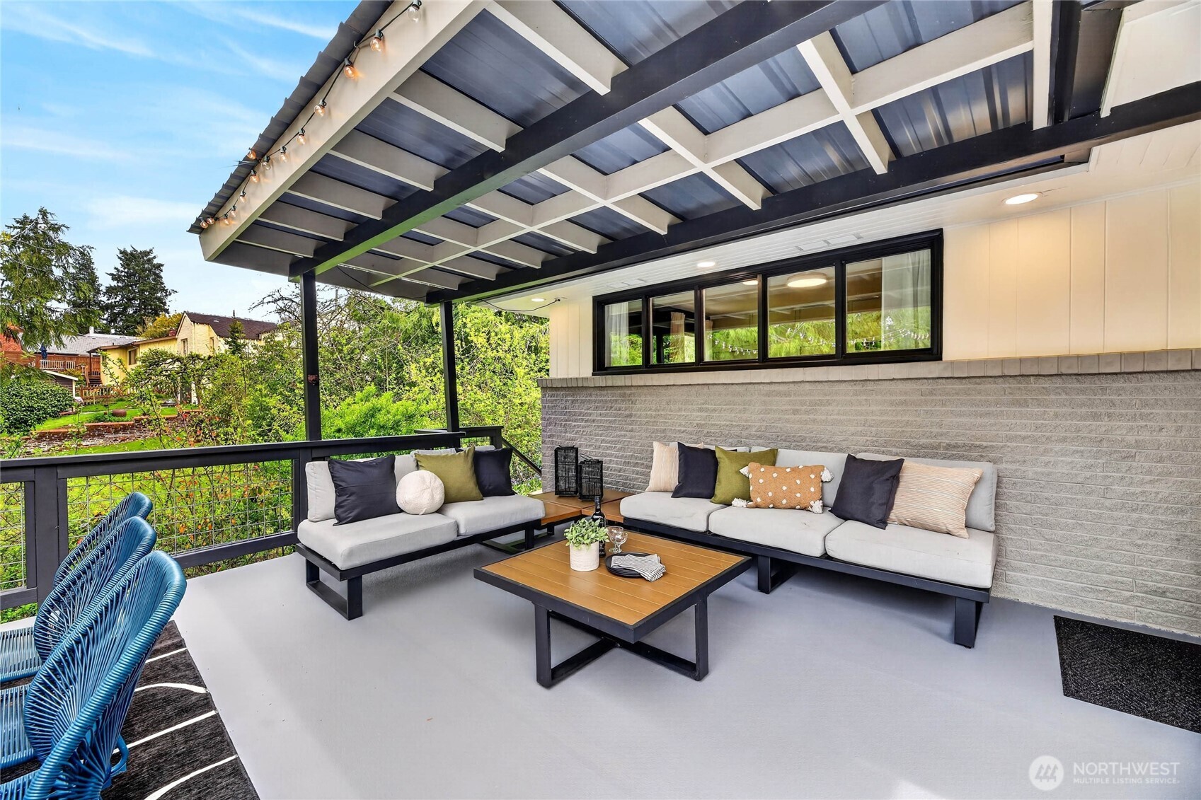 8683 Island Drive S, Seattle, WA 98118