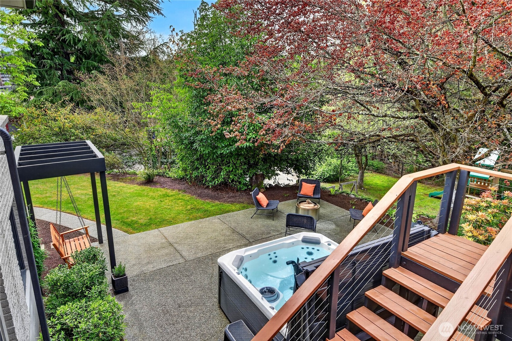 8683 Island Drive S, Seattle, WA 98118