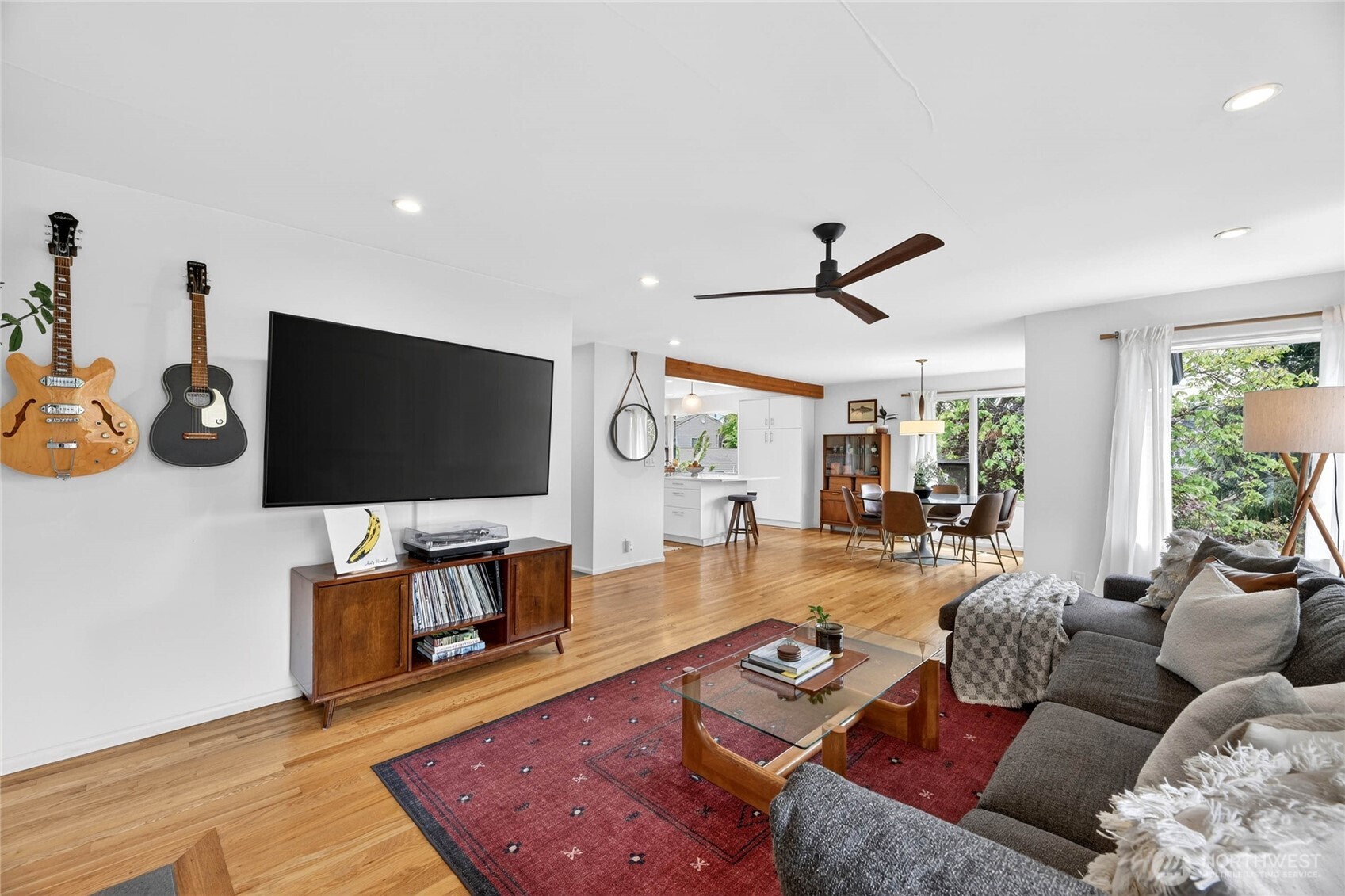 8683 Island Drive S, Seattle, WA 98118