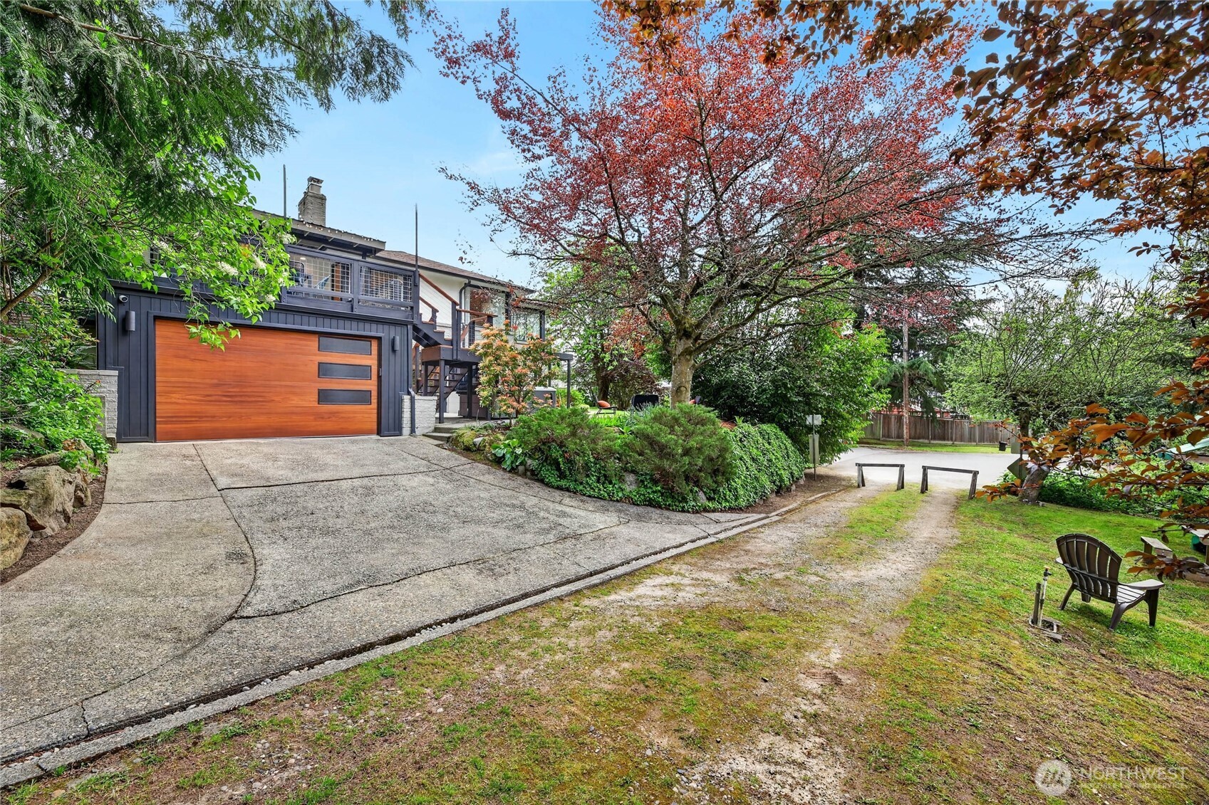 8683 Island Drive S, Seattle, WA 98118