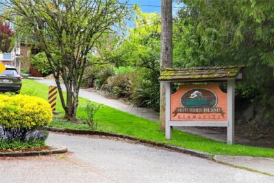 8683 Island Drive S, Seattle, WA 98118 - Photo 35