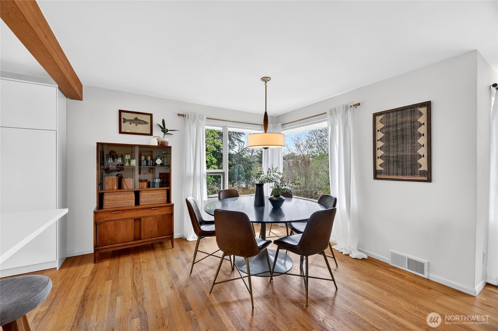8683 Island Drive S, Seattle, WA 98118