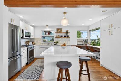 8683 Island Drive S, Seattle, WA 98118 - Photo 7
