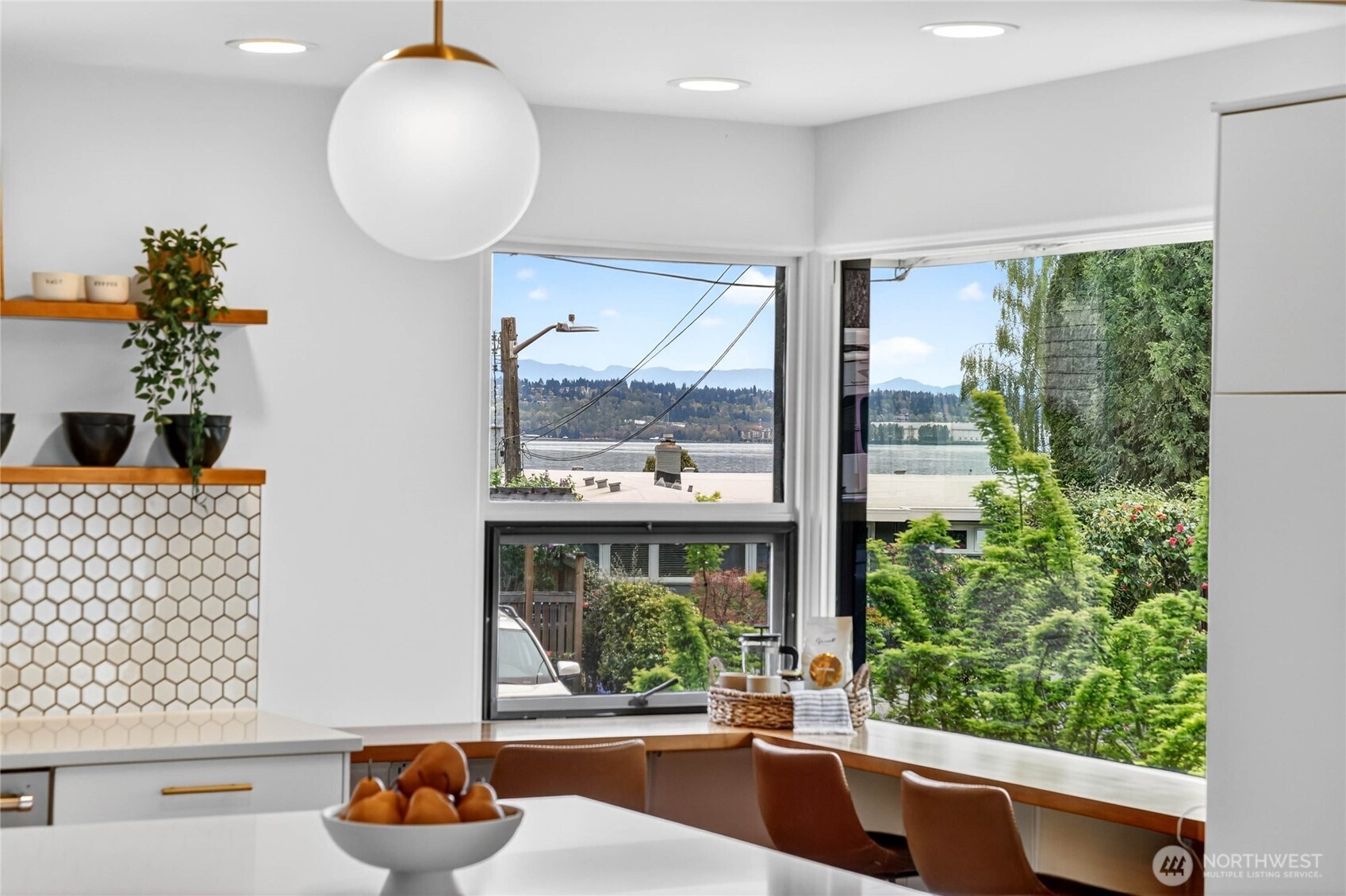 8683 Island Drive S, Seattle, WA 98118