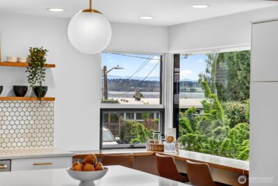 8683 Island Drive S, Seattle, WA 98118 - Photo 10