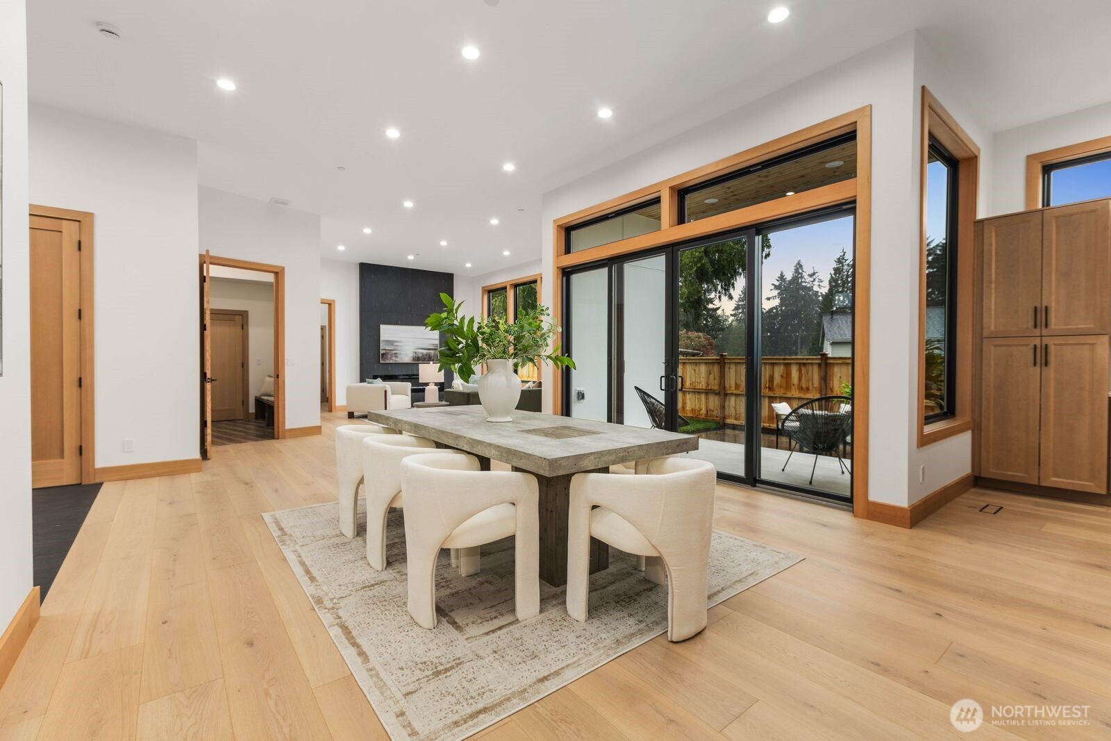 1207 145th Avenue SE, Bellevue, WA 98007