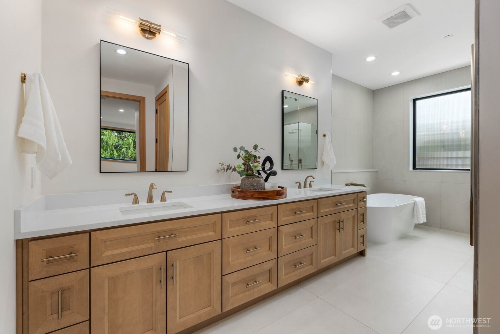 1207 145th Avenue SE, Bellevue, WA 98007