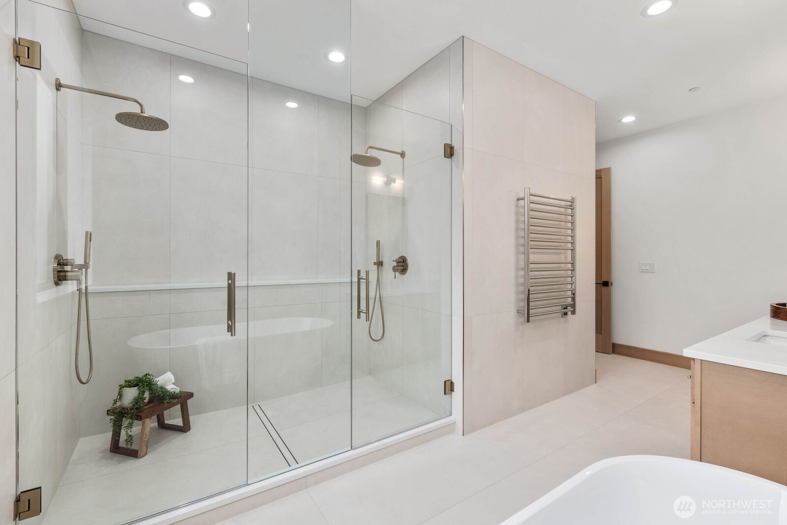 1207 145th Avenue SE, Bellevue, WA 98007