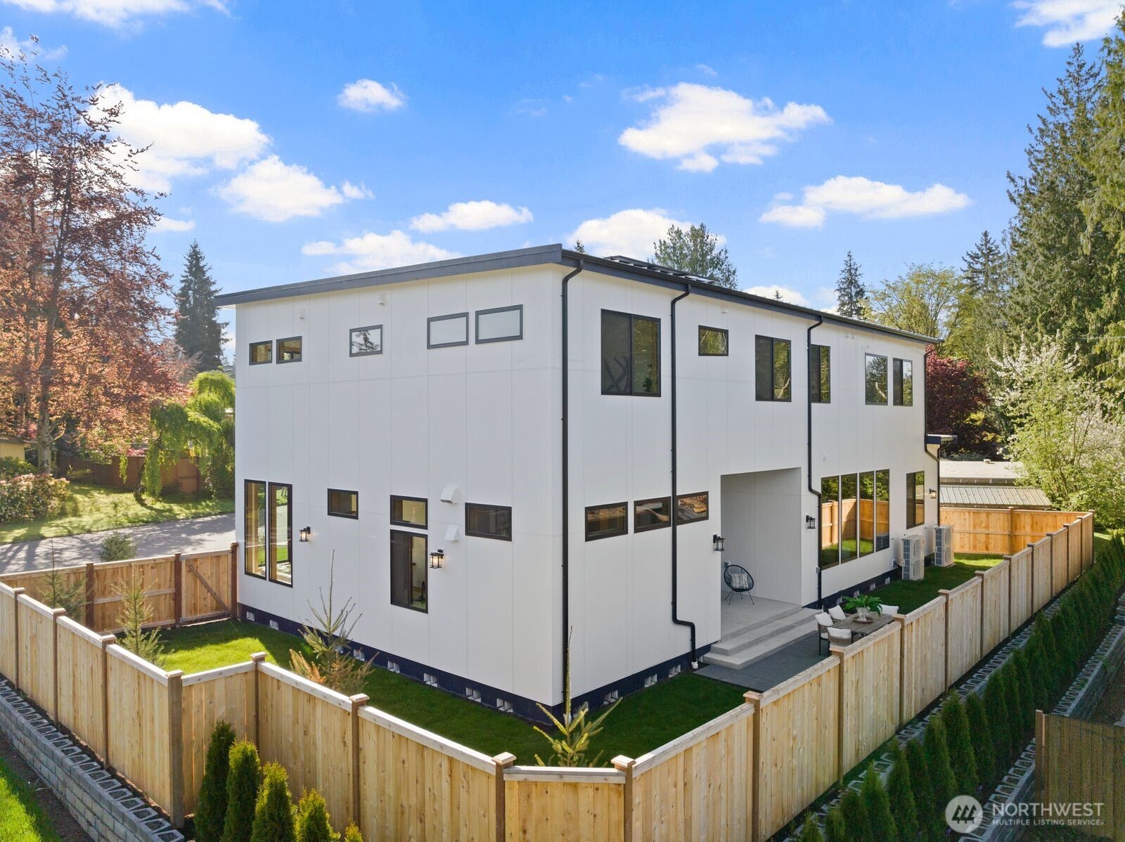 1207 145th Avenue SE, Bellevue, WA 98007