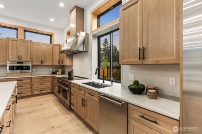 1207 145th Avenue SE, Bellevue, WA 98007 - Photo 10