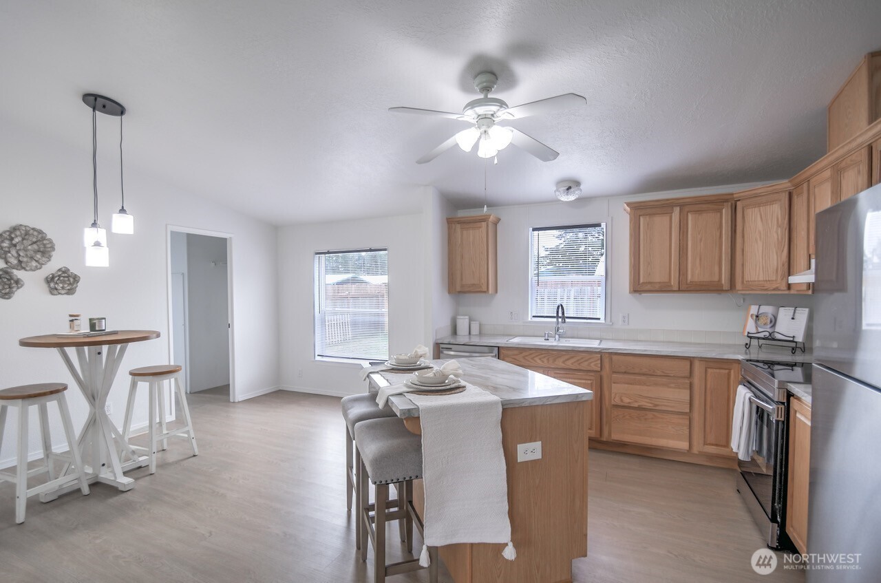 121 W Freedom Lane , Shelton, WA 98584