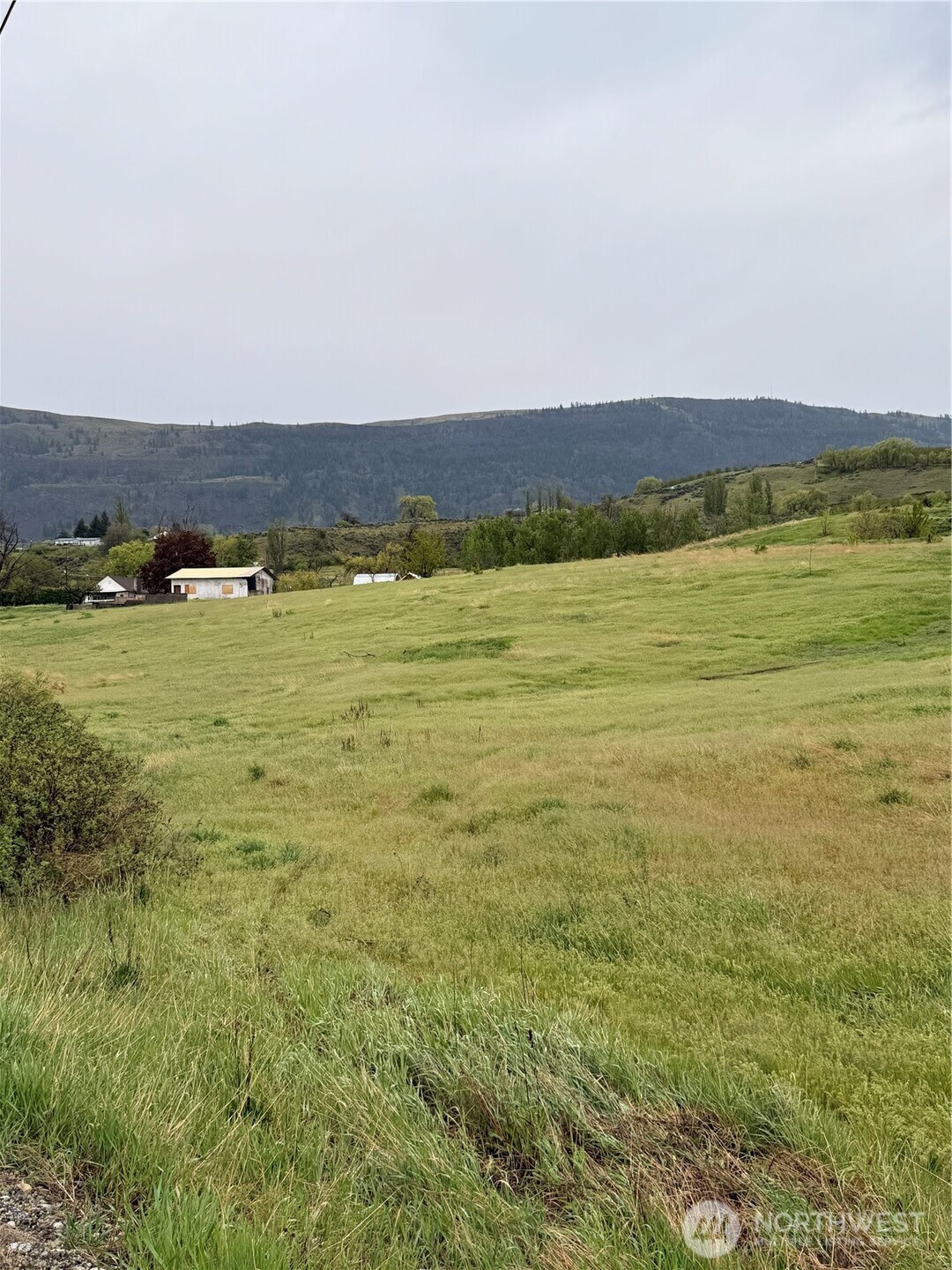 2677 W Malaga Road , Malaga, WA 98828