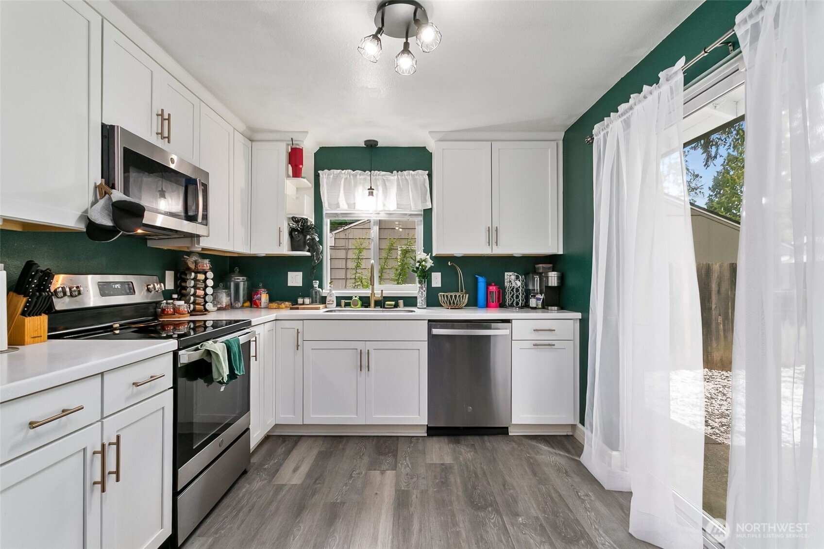 8025 S Bell Street , Tacoma, WA 98408