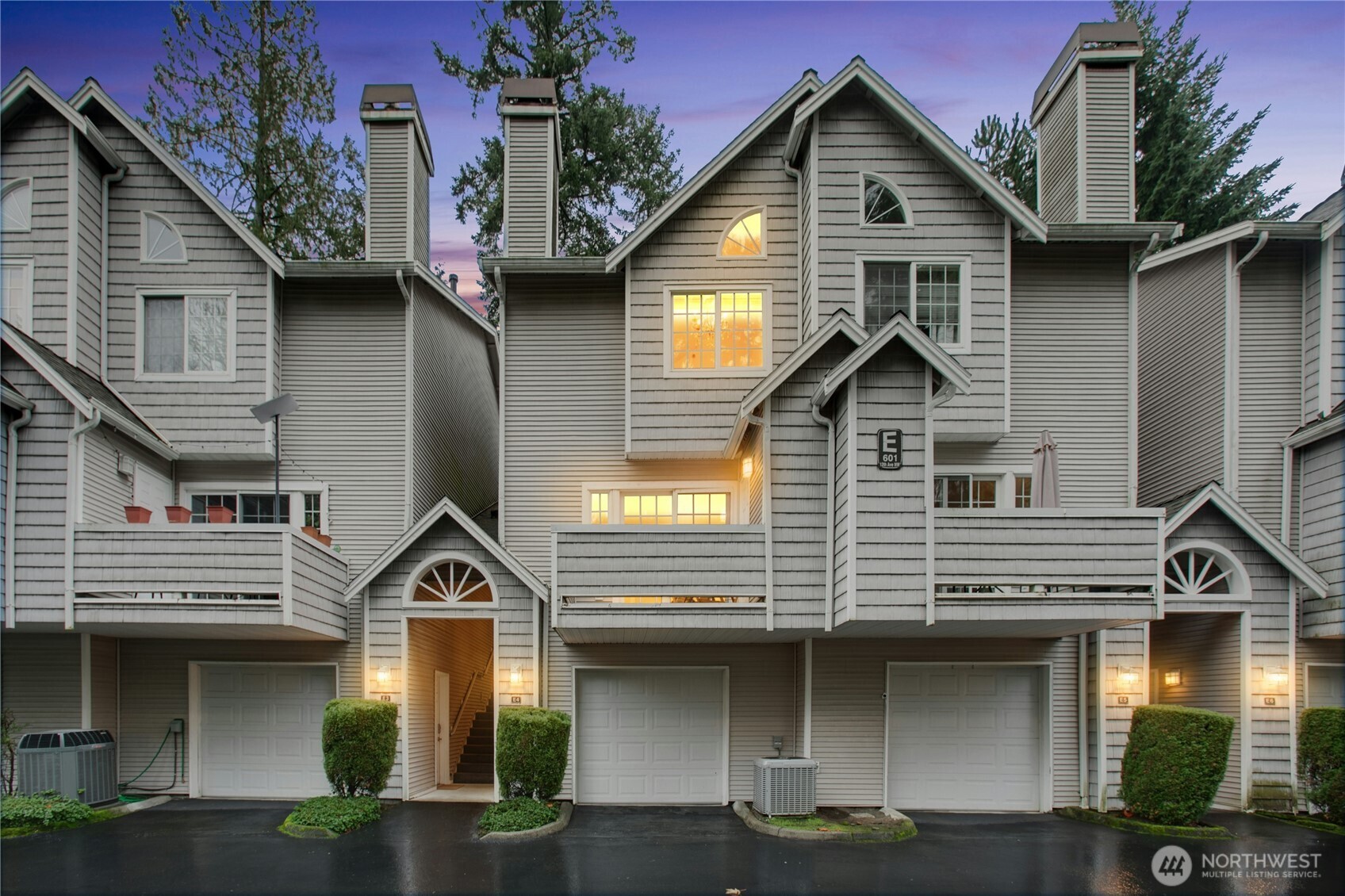 601 12th Avenue NW #E4, Issaquah, WA 98027