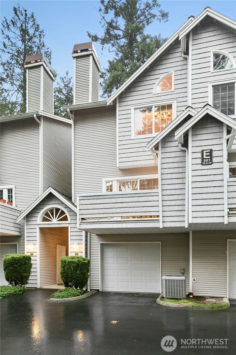 601 12th Avenue NW #E4, Issaquah, WA 98027