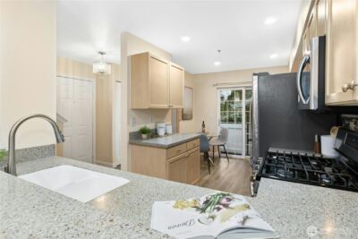 601 12th Avenue NW #E4, Issaquah, WA 98027 - Photo 11