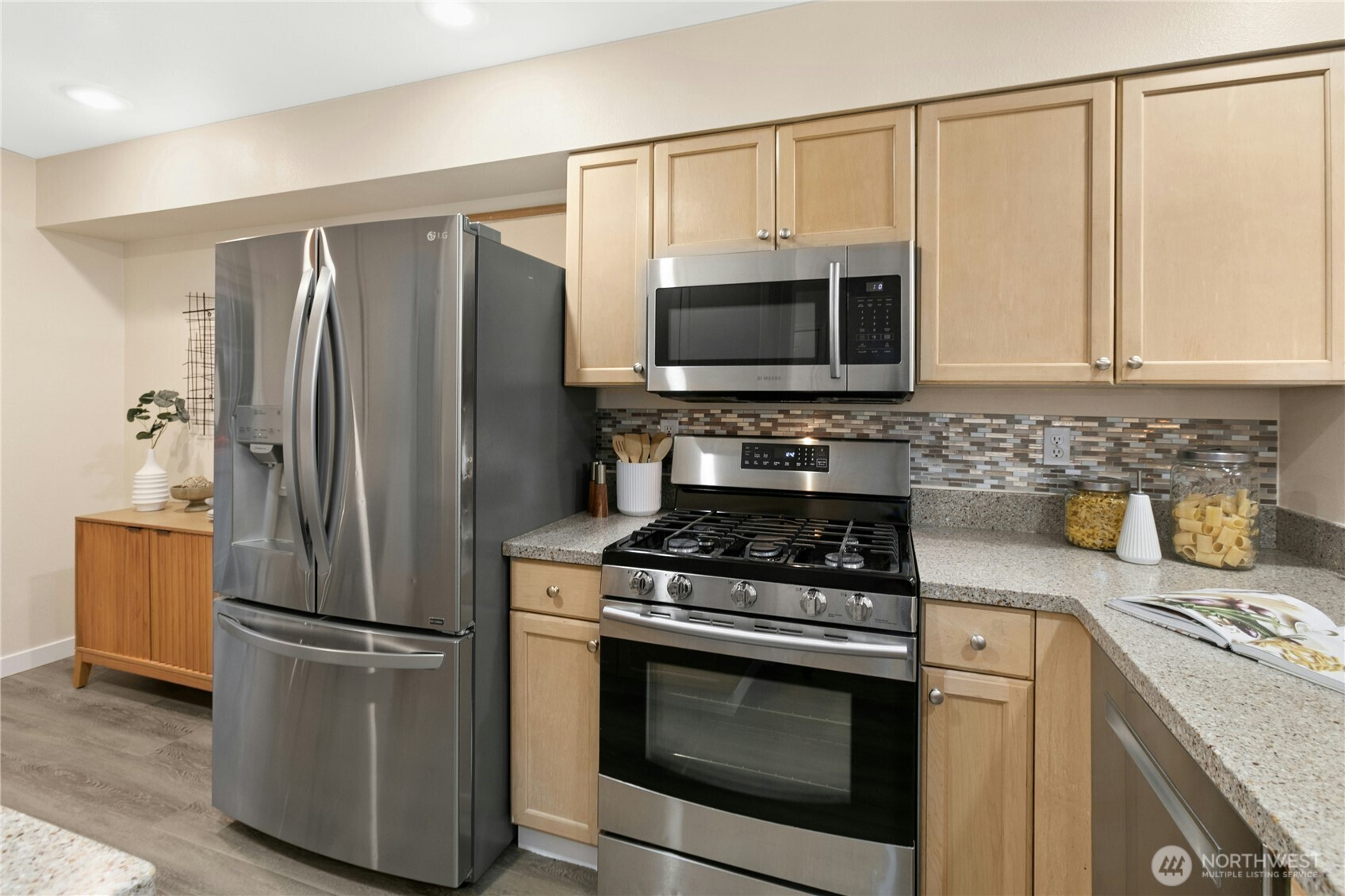 601 12th Avenue NW #E4, Issaquah, WA 98027