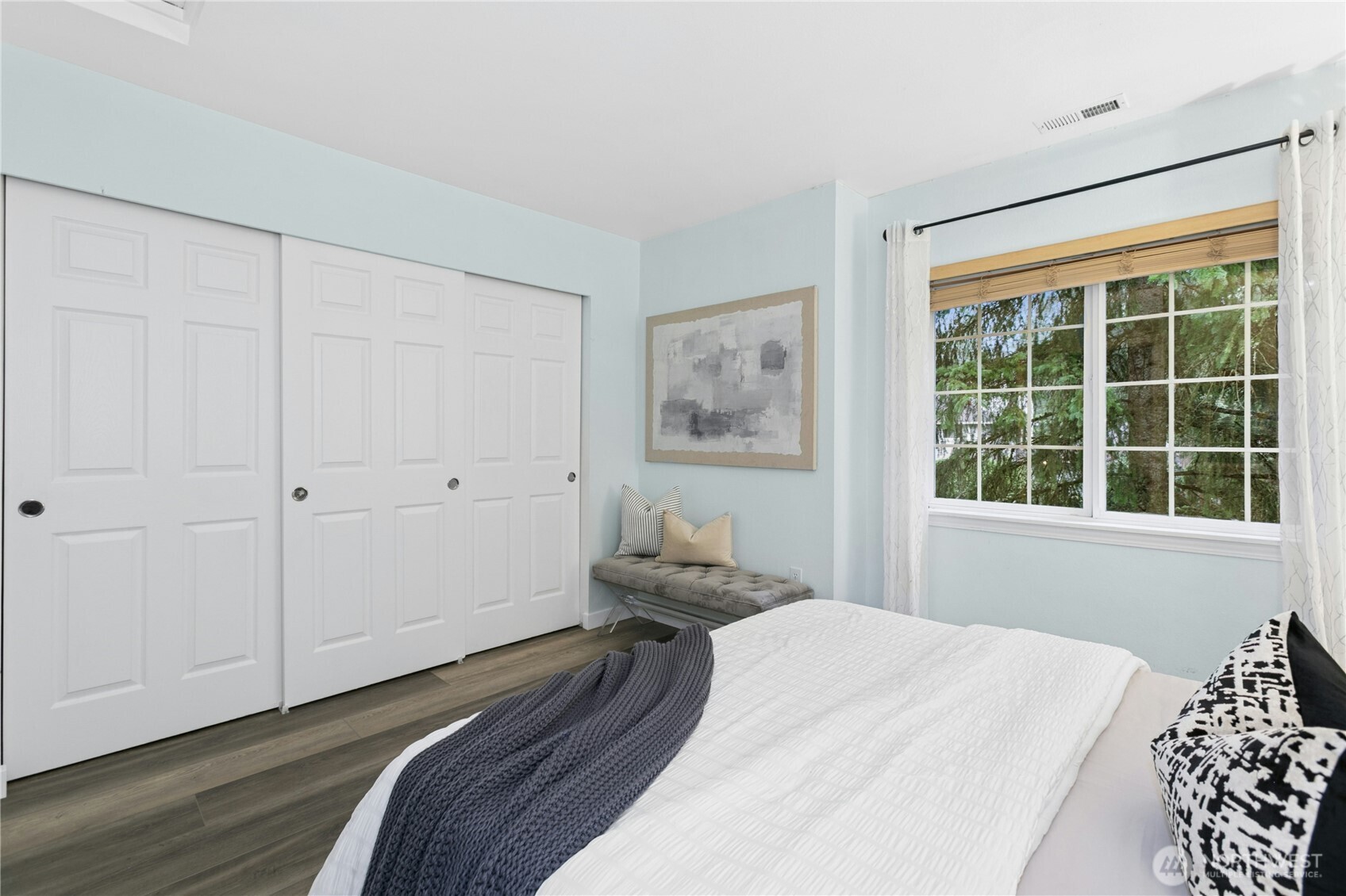 601 12th Avenue NW #E4, Issaquah, WA 98027