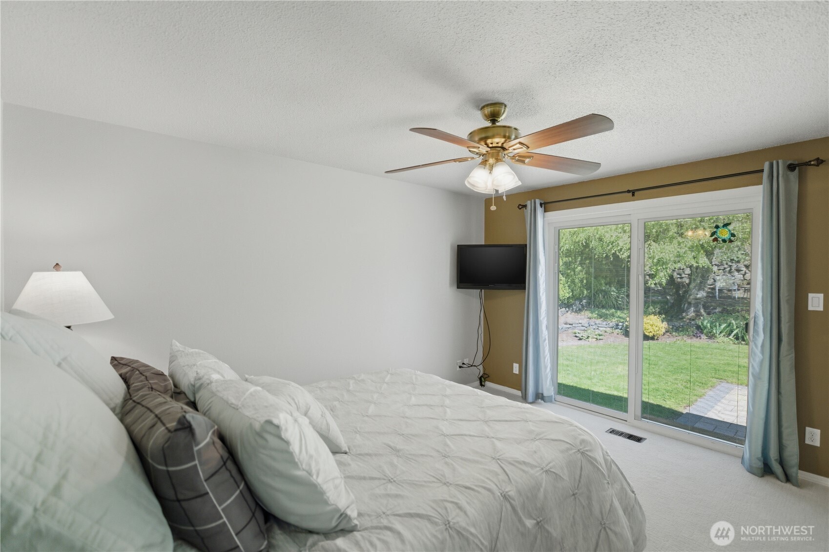 1273 S Jackson Avenue , Tacoma, WA 98465