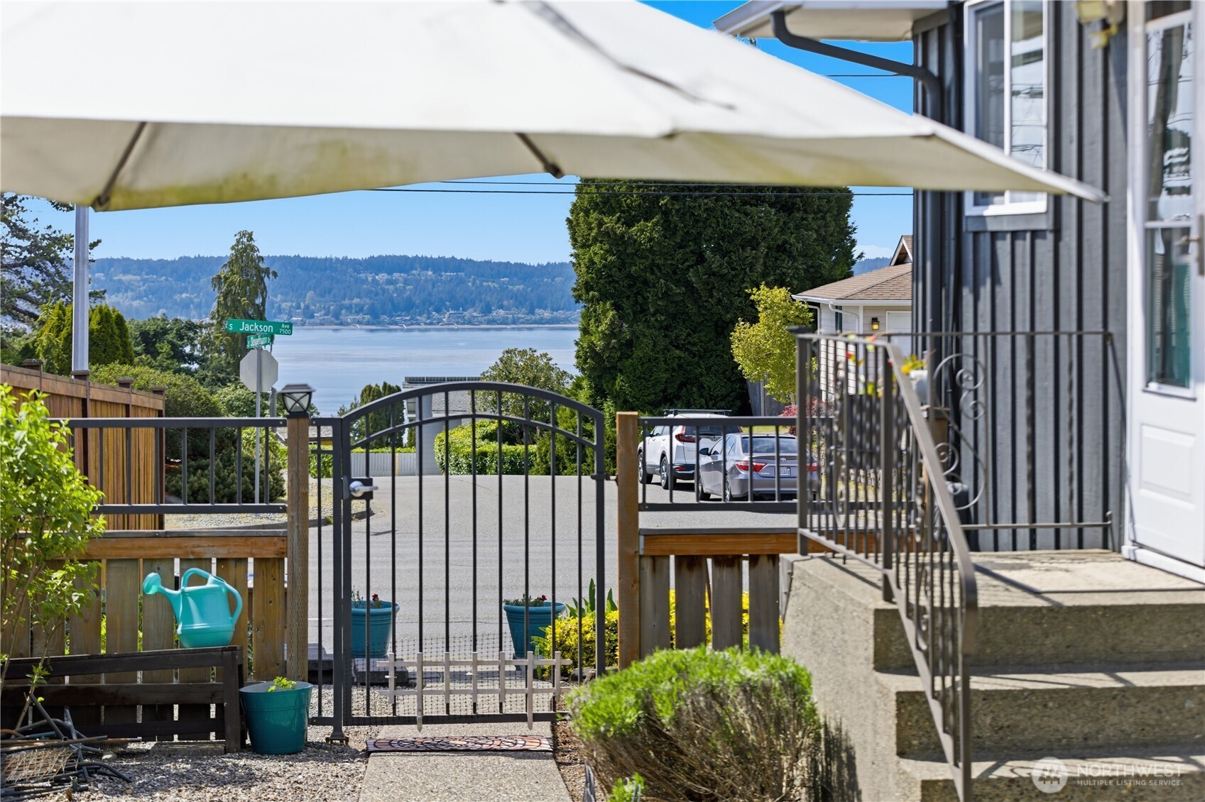 1273 S Jackson Avenue , Tacoma, WA 98465