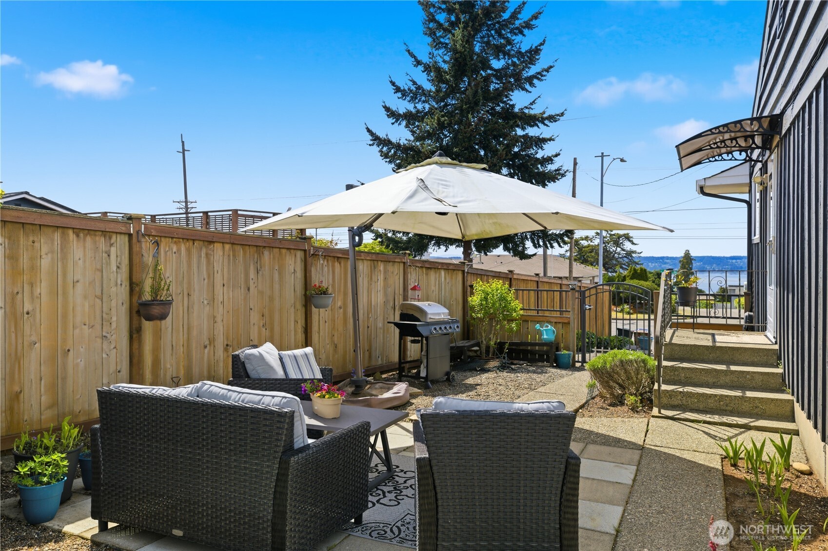 1273 S Jackson Avenue , Tacoma, WA 98465