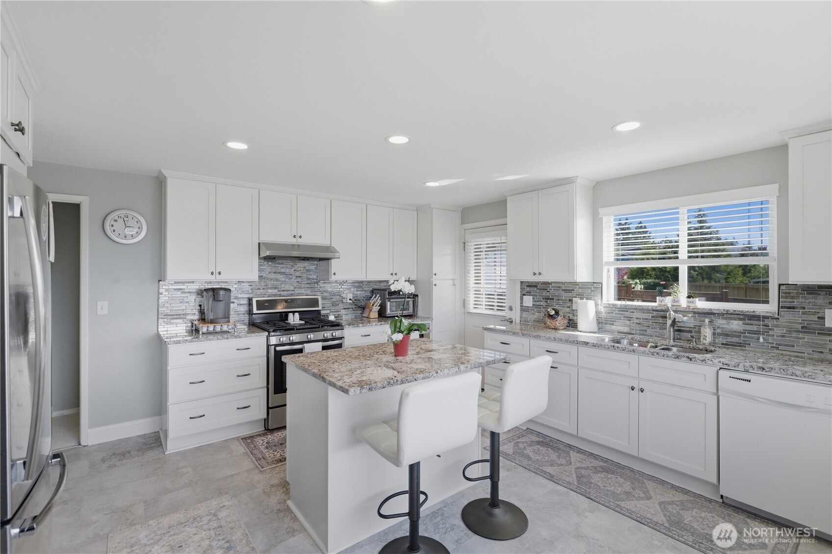 1273 S Jackson Avenue , Tacoma, WA 98465