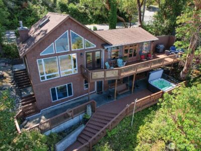 1700 Madrona Way , Coupeville, WA 98239