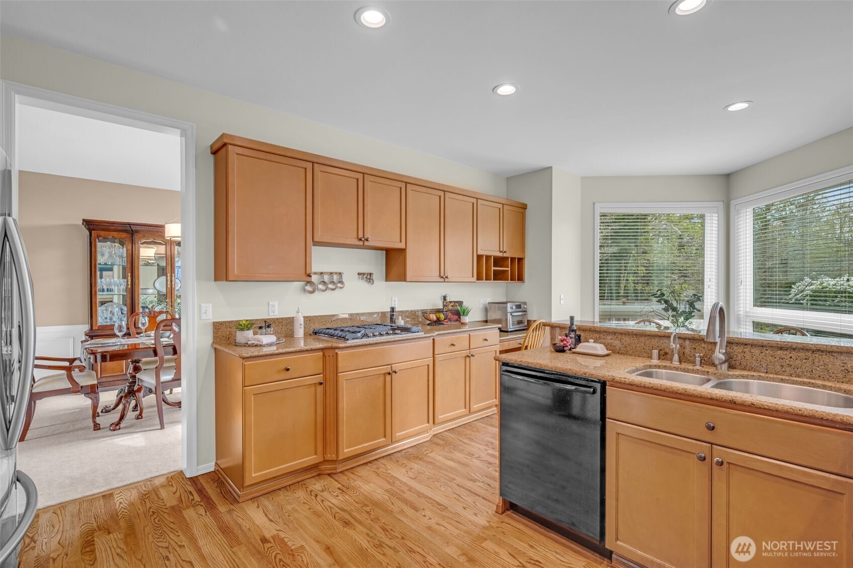 26637 SE 15th Street , Sammamish, WA 98075-7928