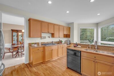 26637 SE 15th Street , Sammamish, WA 98075-7928 - Photo 12