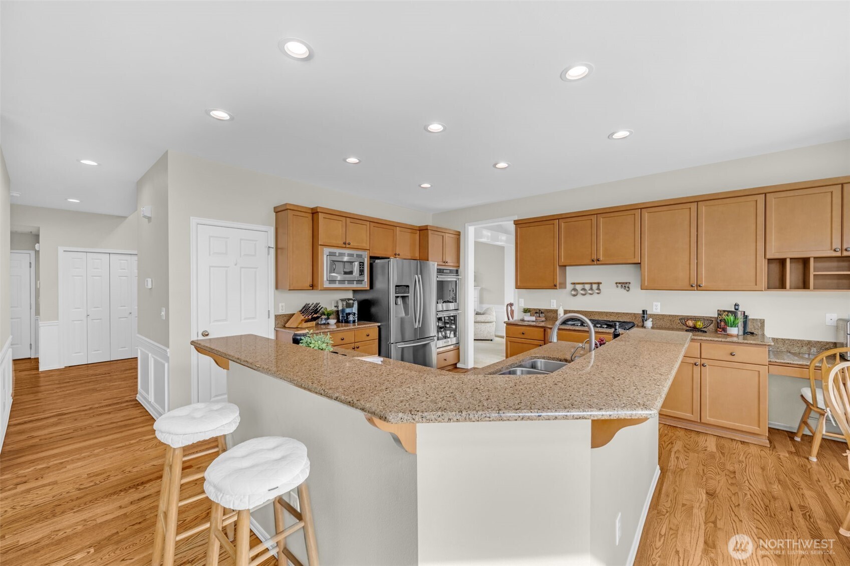 26637 SE 15th Street , Sammamish, WA 98075-7928