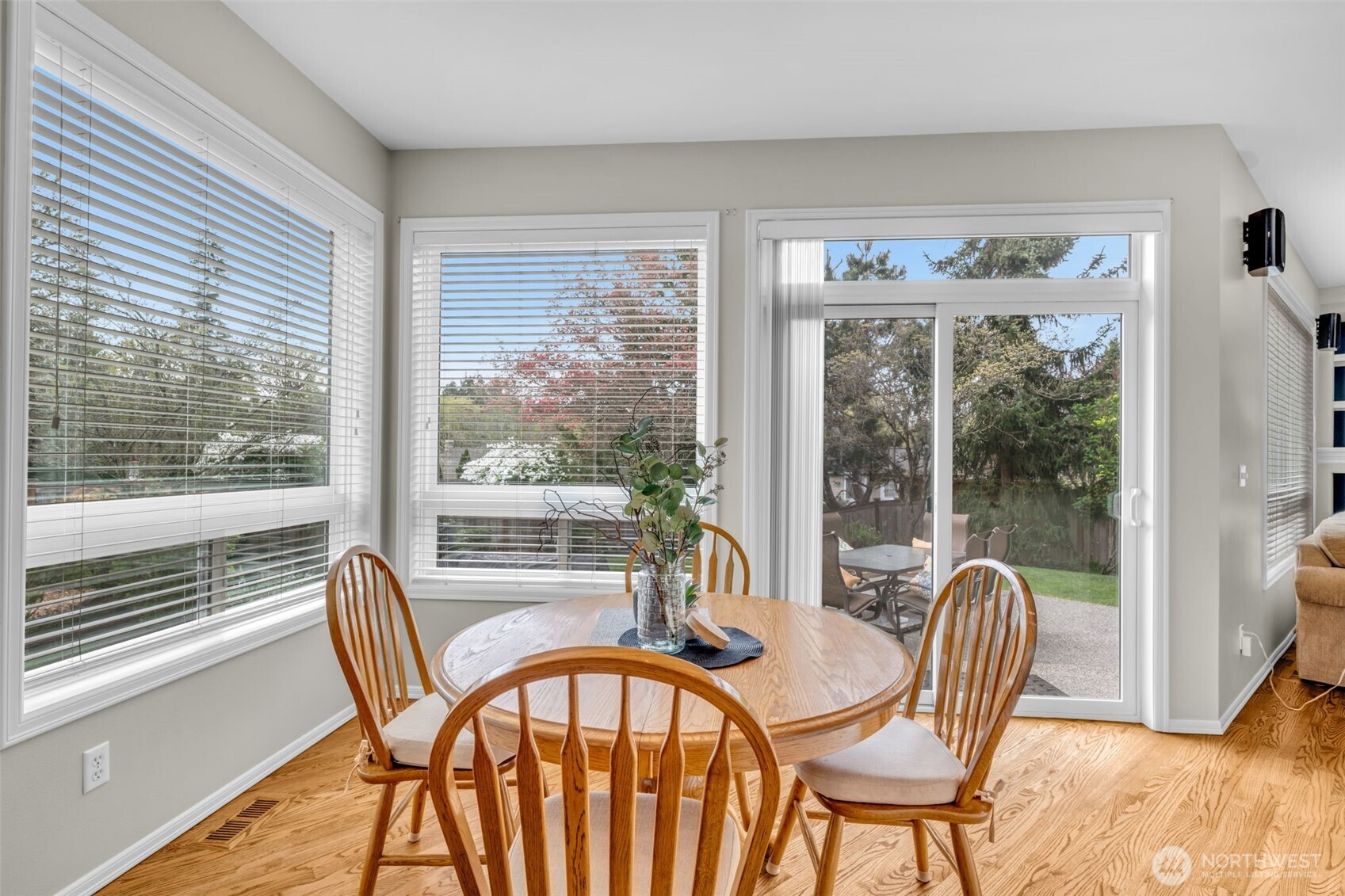 26637 SE 15th Street , Sammamish, WA 98075-7928