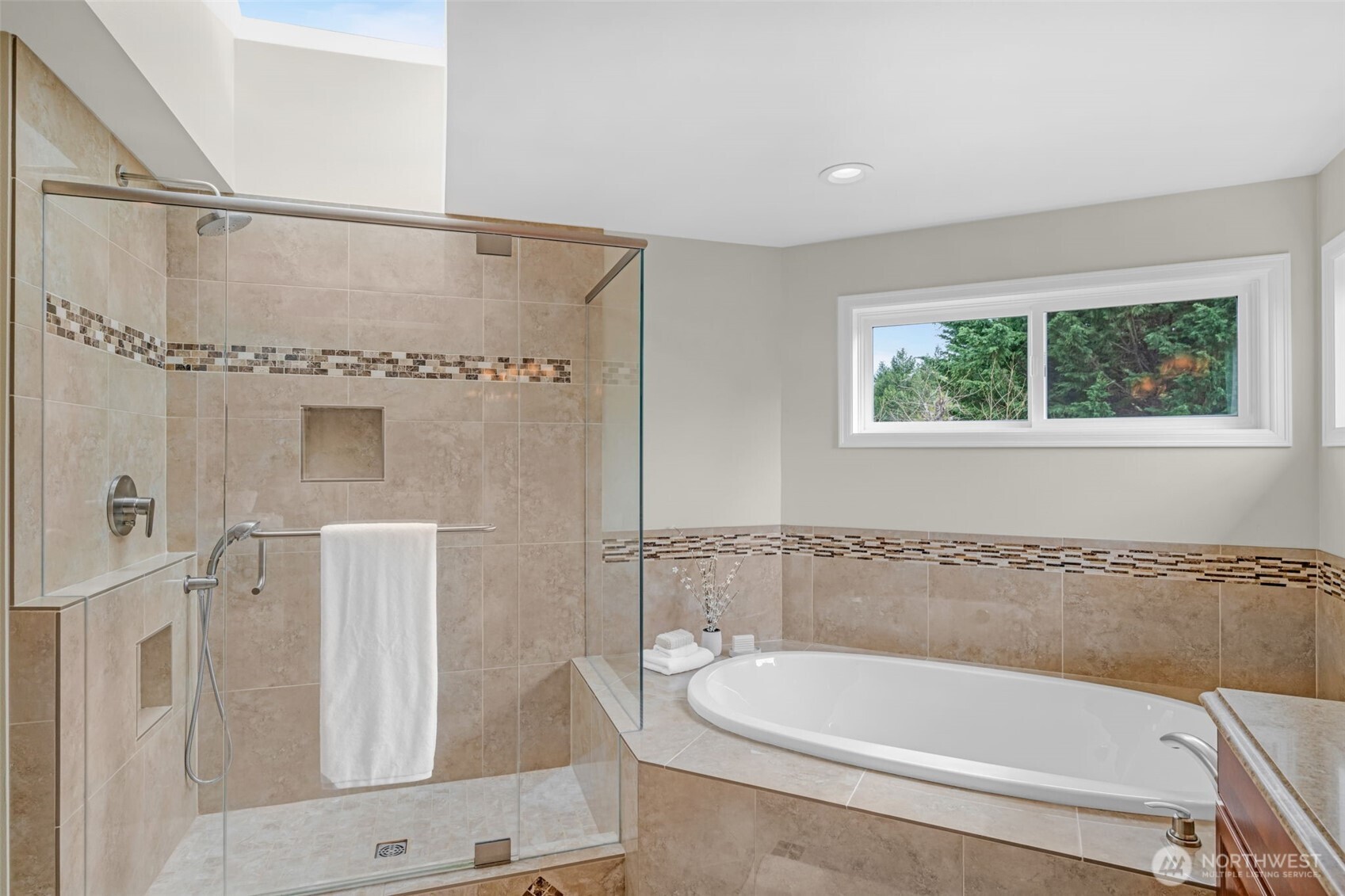 26637 SE 15th Street , Sammamish, WA 98075-7928