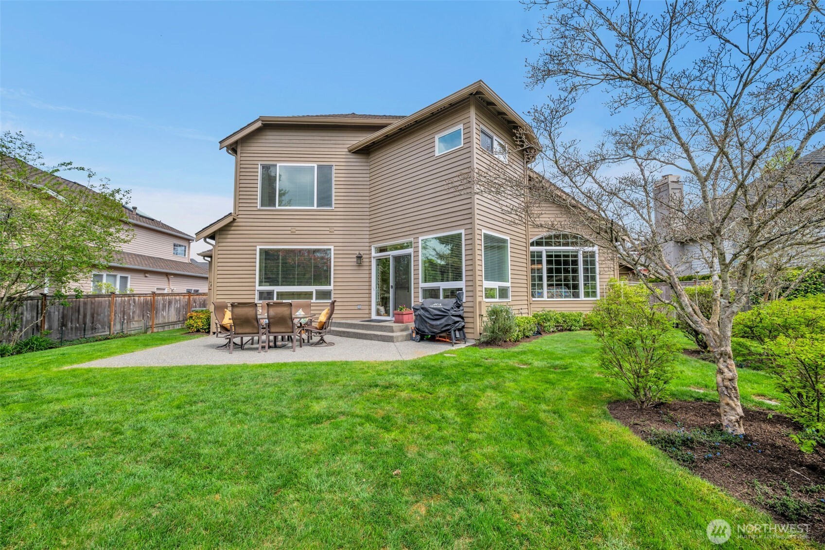 26637 SE 15th Street , Sammamish, WA 98075-7928