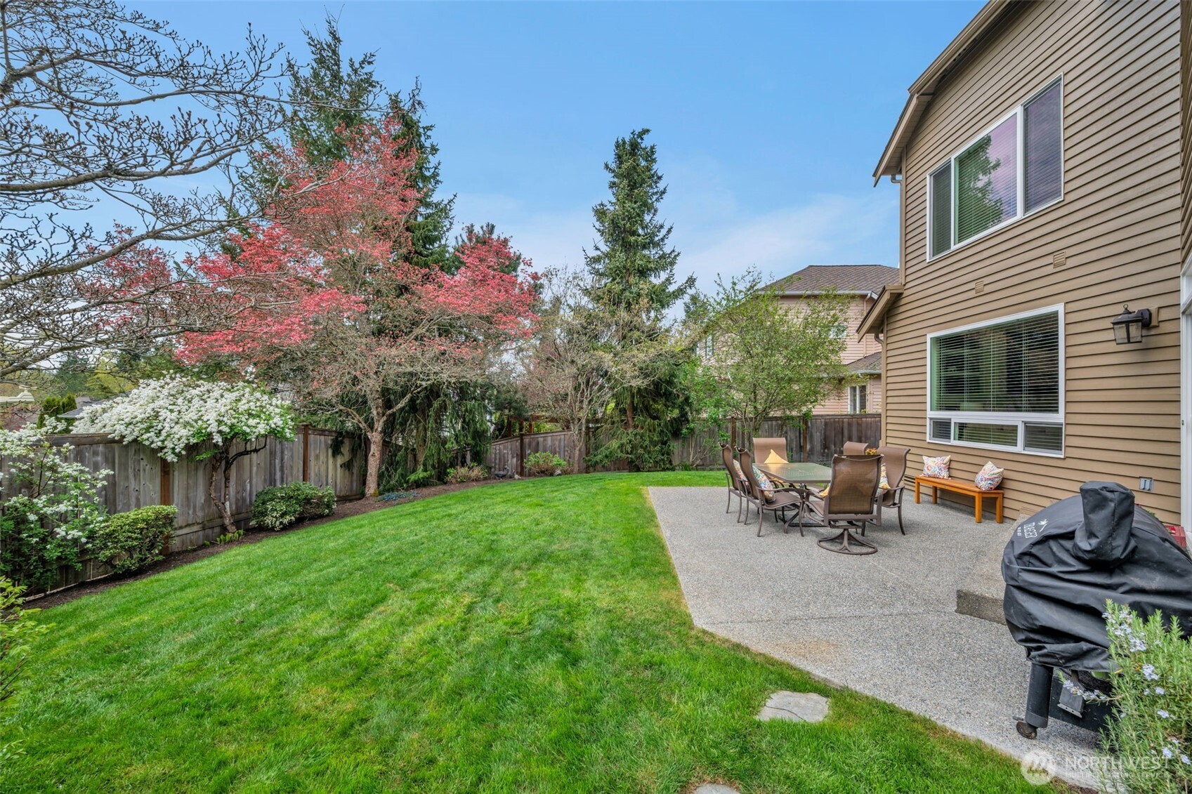 26637 SE 15th Street , Sammamish, WA 98075-7928