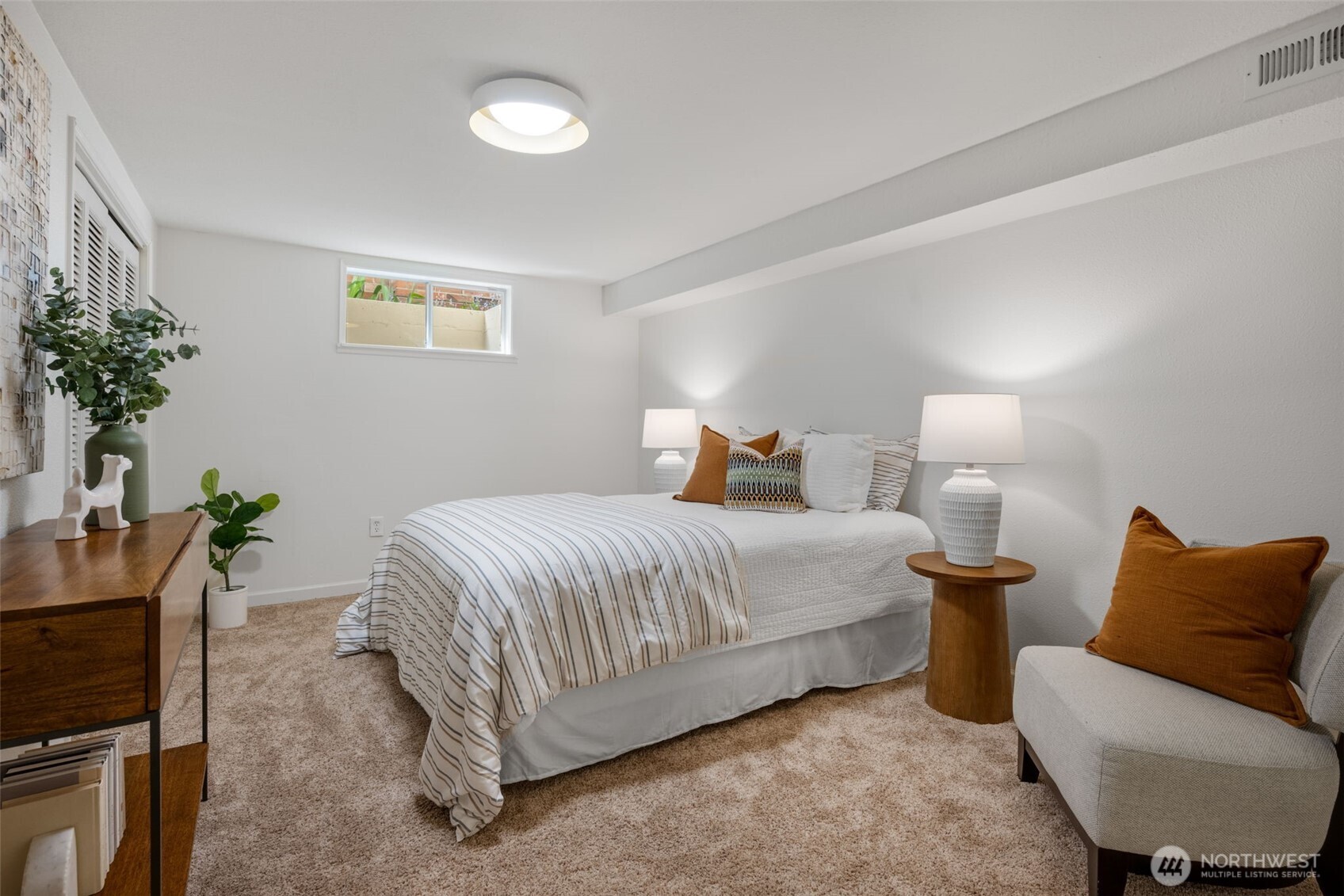 3016 42nd Avenue W, Seattle, WA 98199