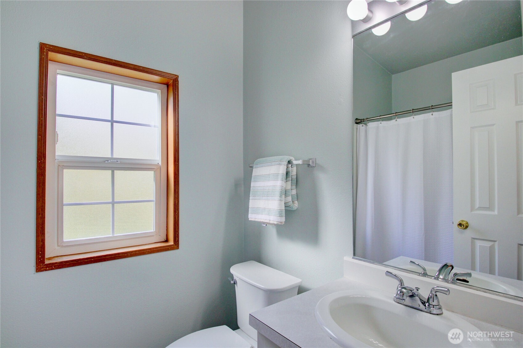 405 Alger Cain Lake Road , Sedro Woolley, WA 98284