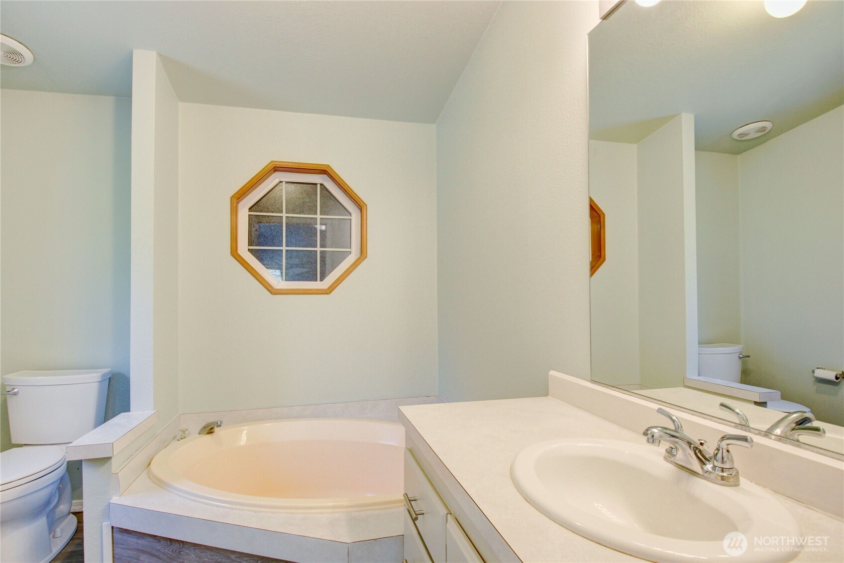 405 Alger Cain Lake Road , Sedro Woolley, WA 98284