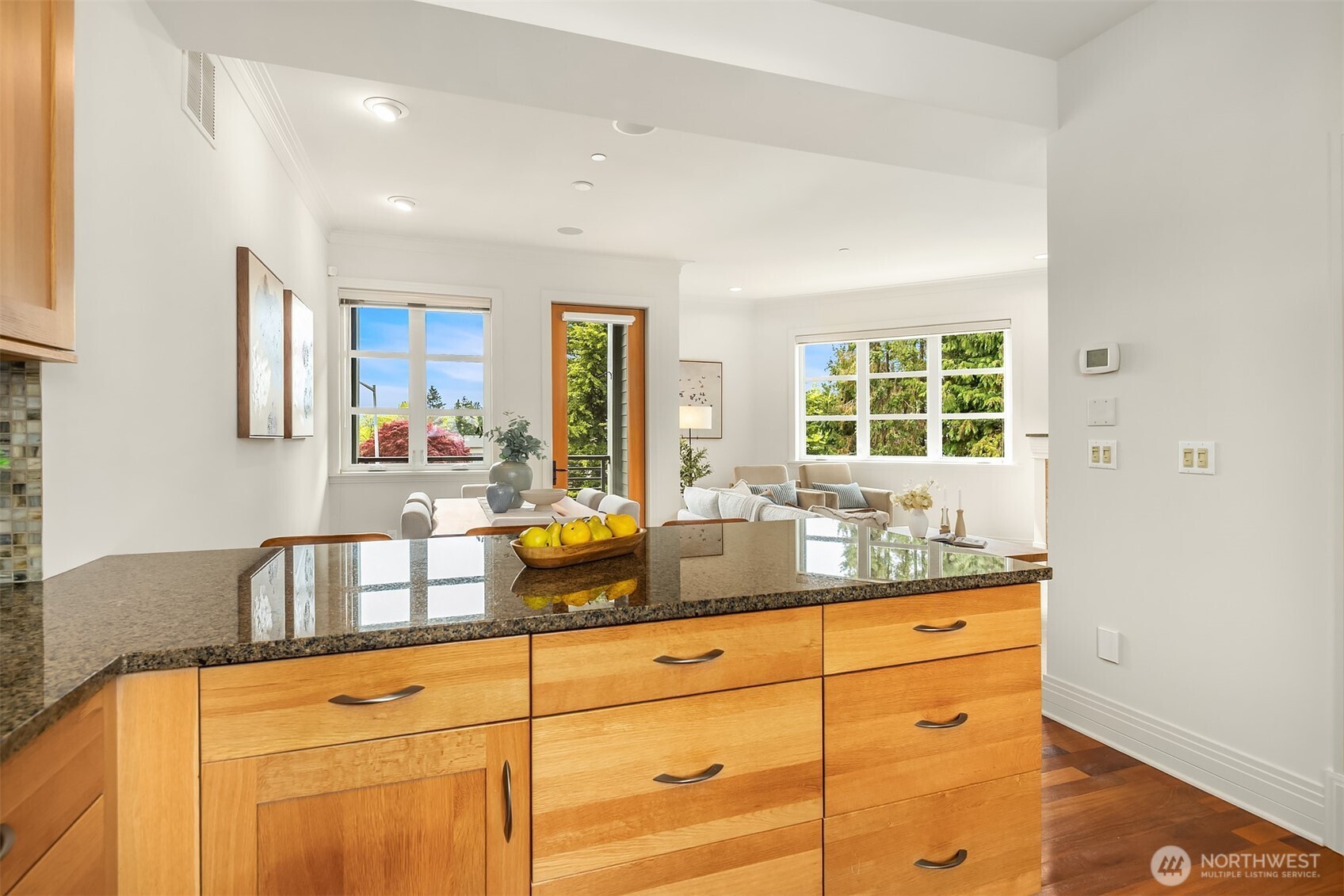 3215 W Lynn Street , Seattle, WA 98199