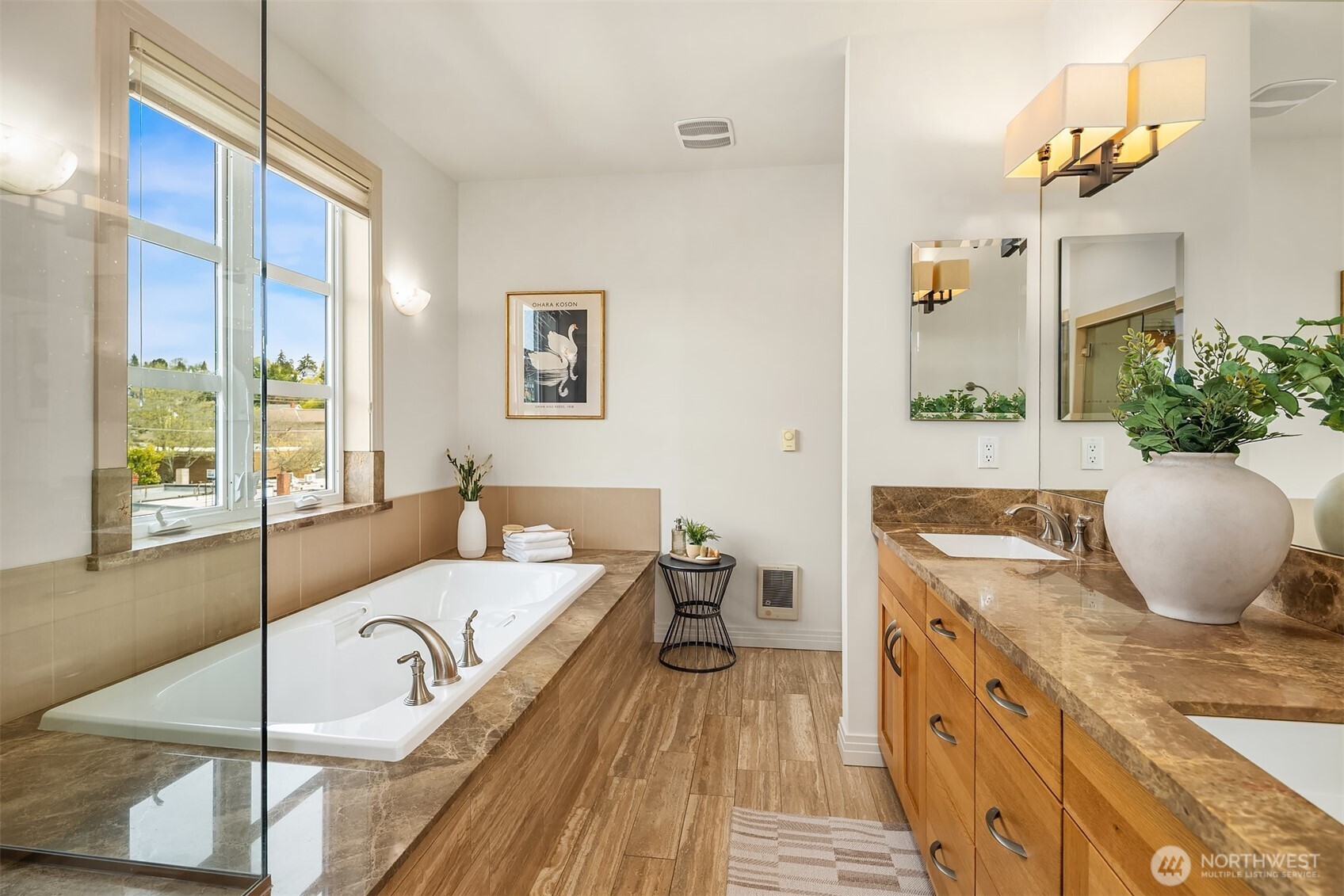 3215 W Lynn Street , Seattle, WA 98199