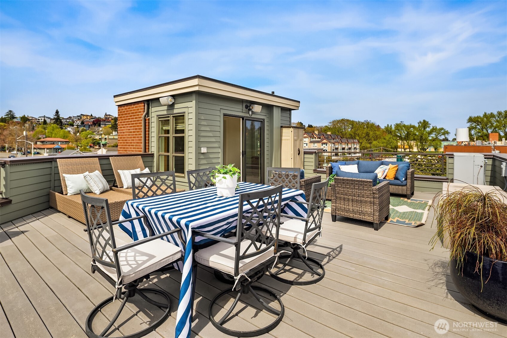 3215 W Lynn Street , Seattle, WA 98199