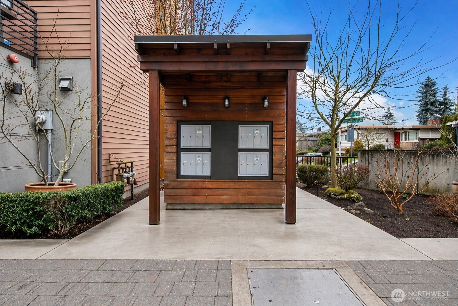 3215 W Lynn Street , Seattle, WA 98199