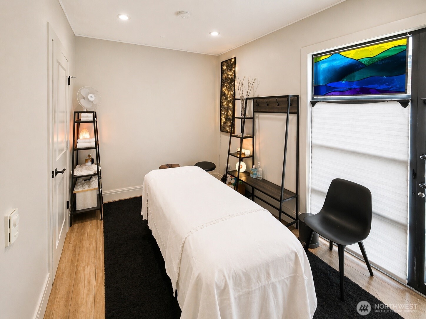 3215 W Lynn Street , Seattle, WA 98199
