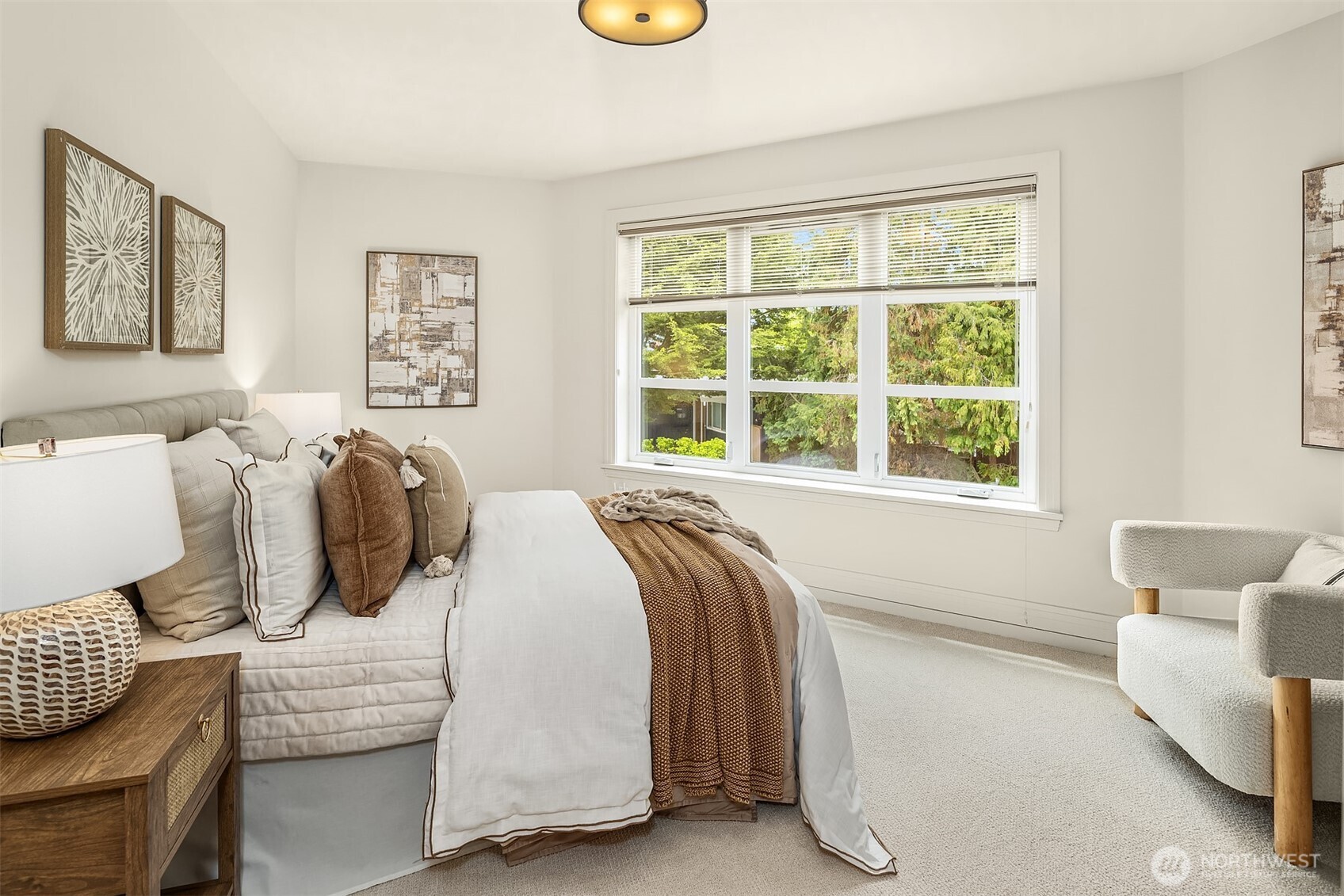 3215 W Lynn Street , Seattle, WA 98199