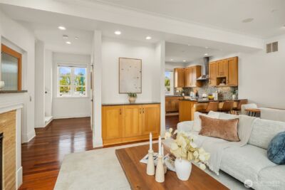 3215 W Lynn Street , Seattle, WA 98199 - Photo 8