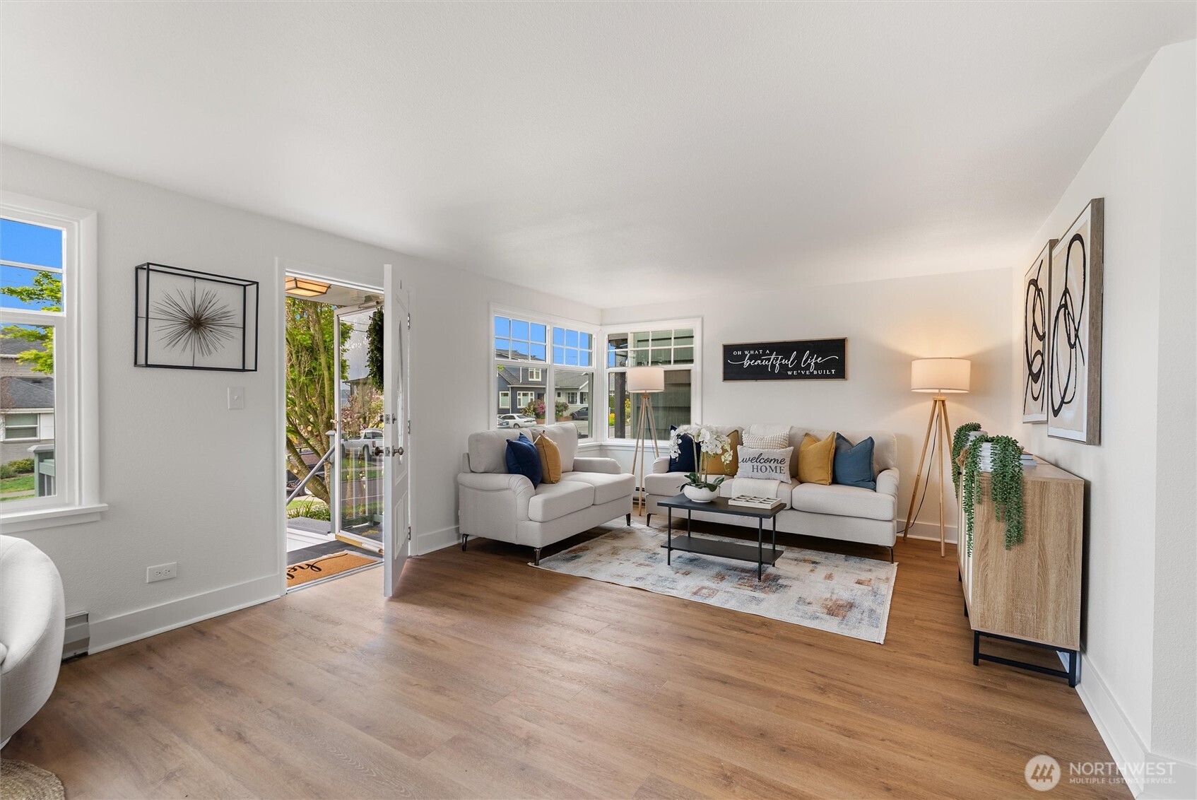 1423 Grand Avenue , Everett, WA 98201