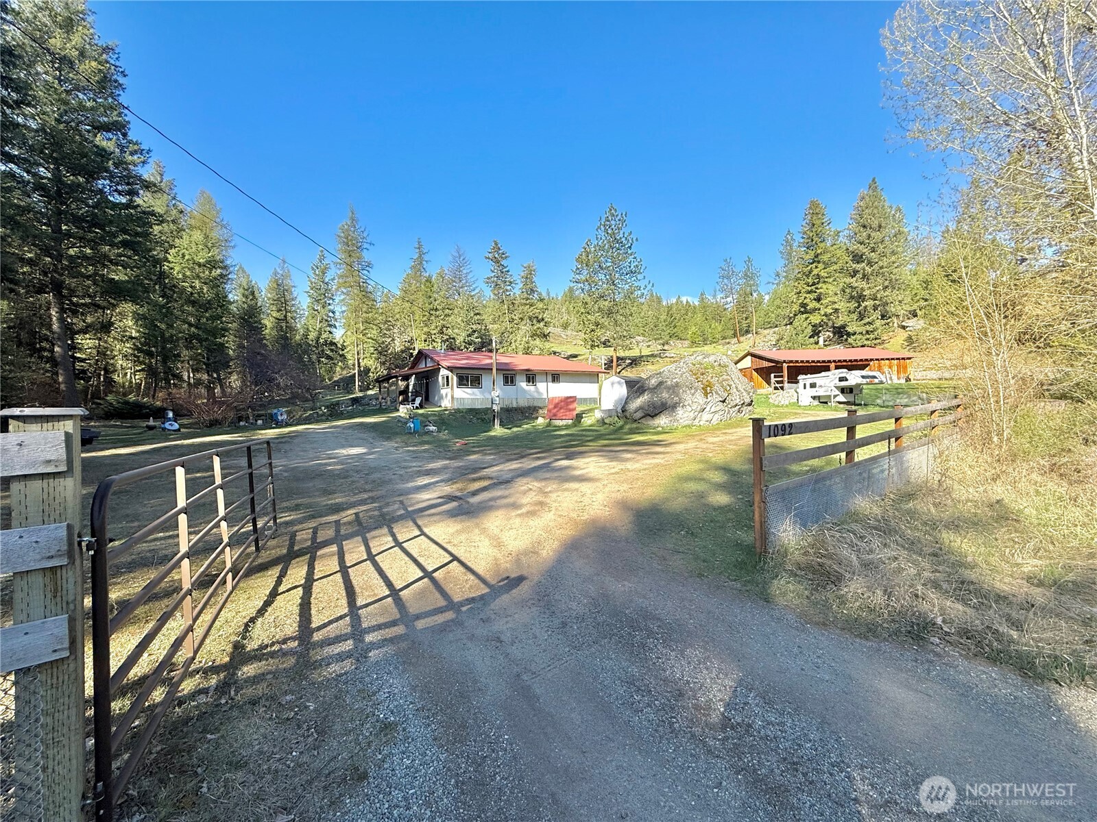 1092 Aeneas Valley Road , Tonasket, WA 98855