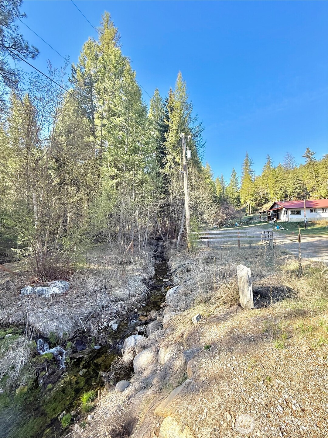 1092 Aeneas Valley Road , Tonasket, WA 98855