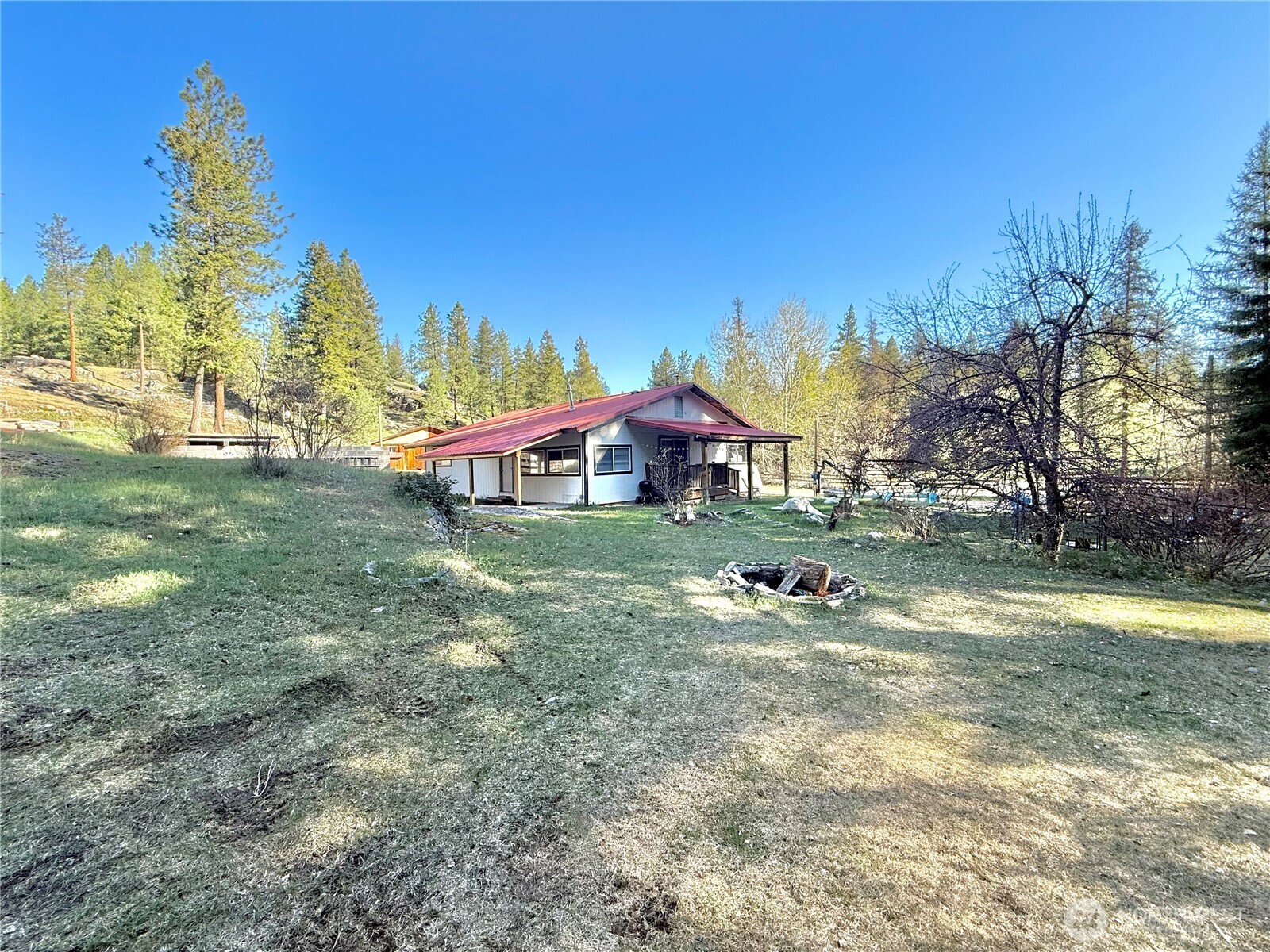 1092 Aeneas Valley Road , Tonasket, WA 98855
